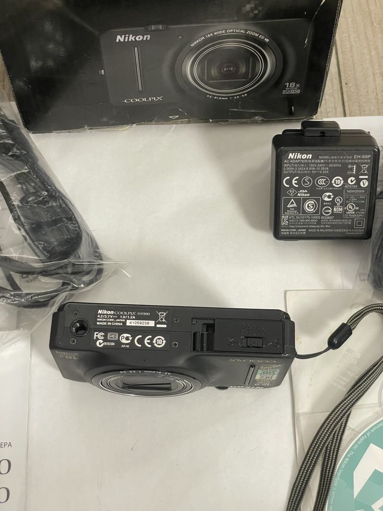 Nikon Coolpix S9300