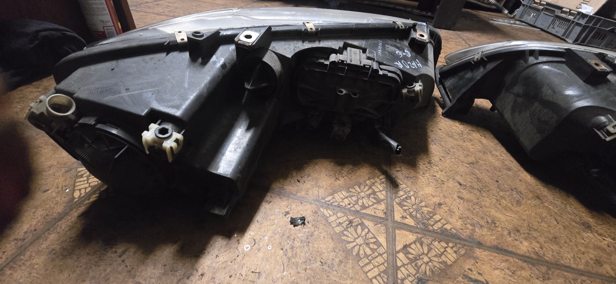 Lampa lampy przód lewa prawa Mazda 6
