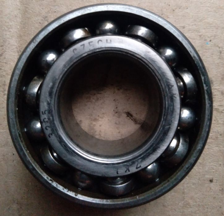 Подшипник двухрядний 3205 ява.