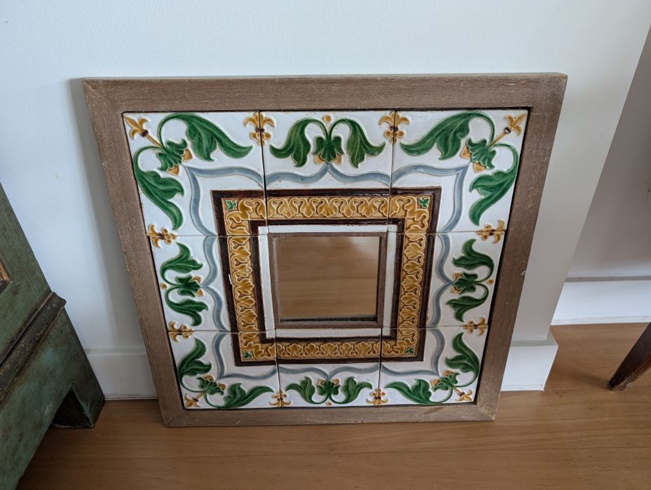 Espelho decorativo Bordallo Pinheiro