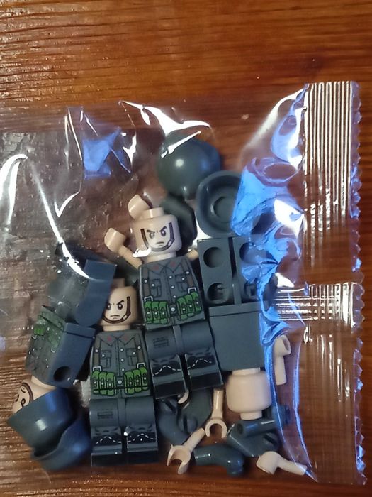 2 x 4 Żołnierzy niemieckich różnego rodzaju WW2 kompatybilne z Lego