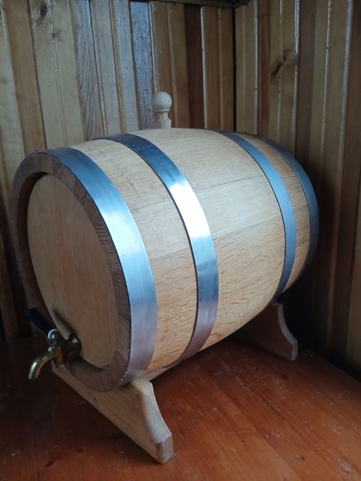 Дубова бочка 18.л з металевим краном.