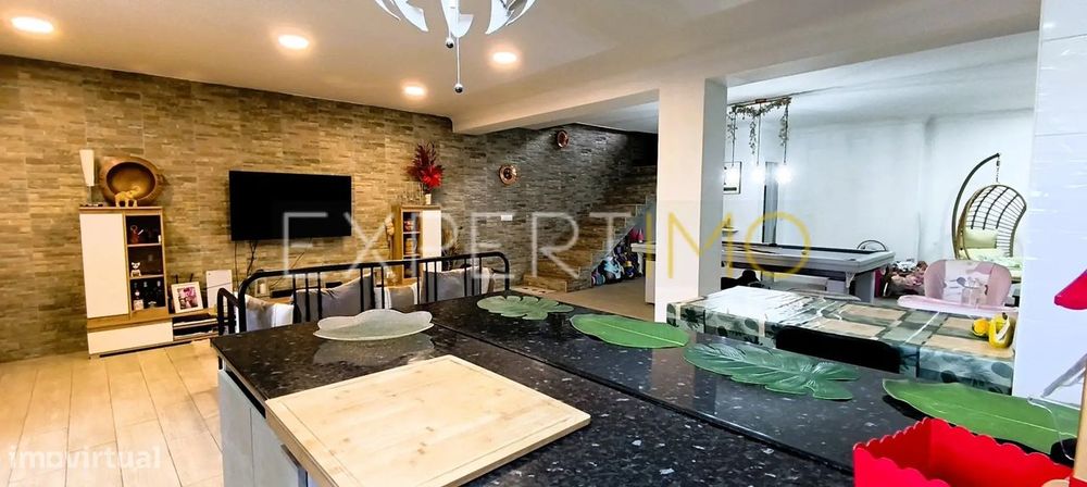 Apartamento T4 Duplex com Pátio e Garagem – Mãe d’Água, Bragança