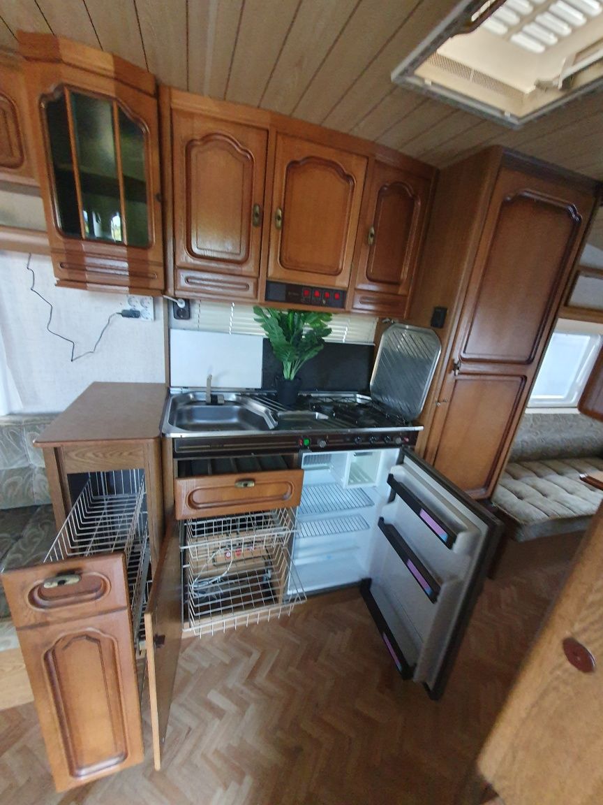 Burstner Holdey540 91r 4x osoby Przedsionek Wc,Media 1300kg ładna!!!