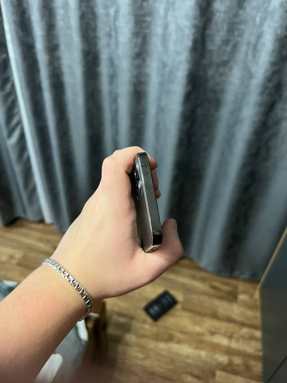 Терміново продам iPhone 12 pro 256gb