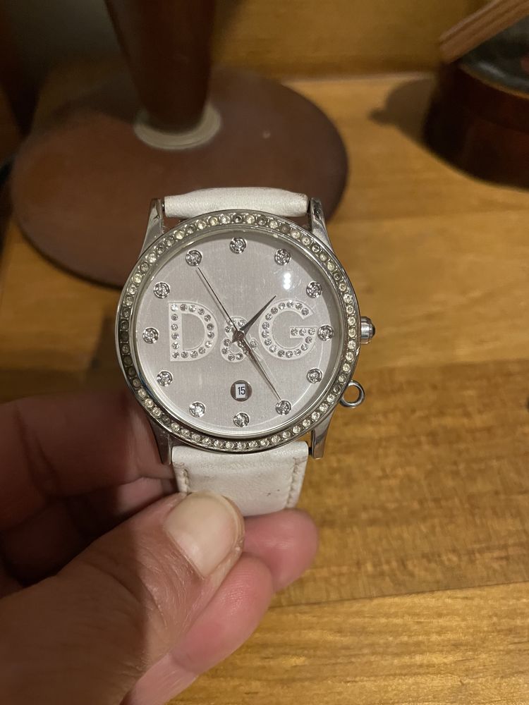 Relógio branco D&G