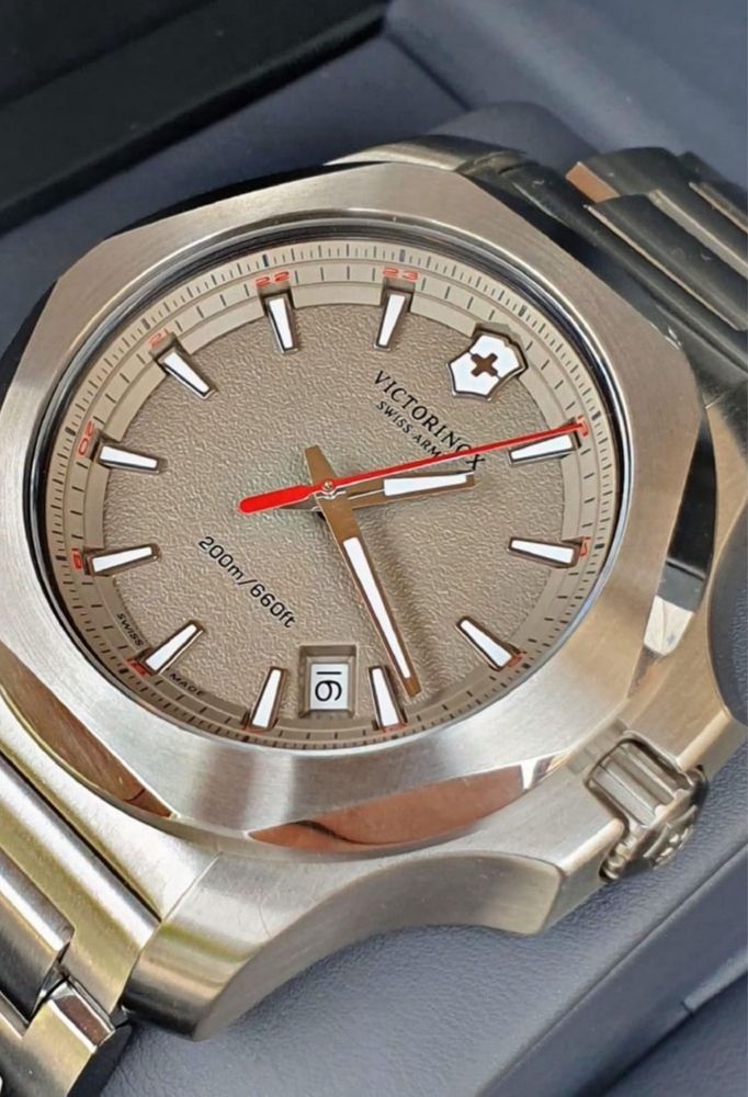 Zegarek Victorinox I.N.O.X. 241739 Swiss Army