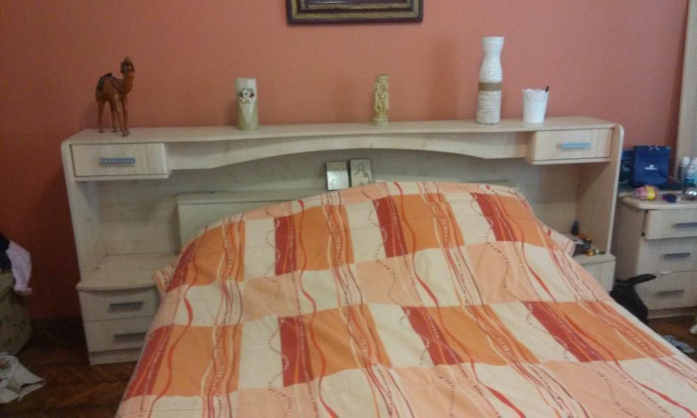 Продам спальню.Майже нова.