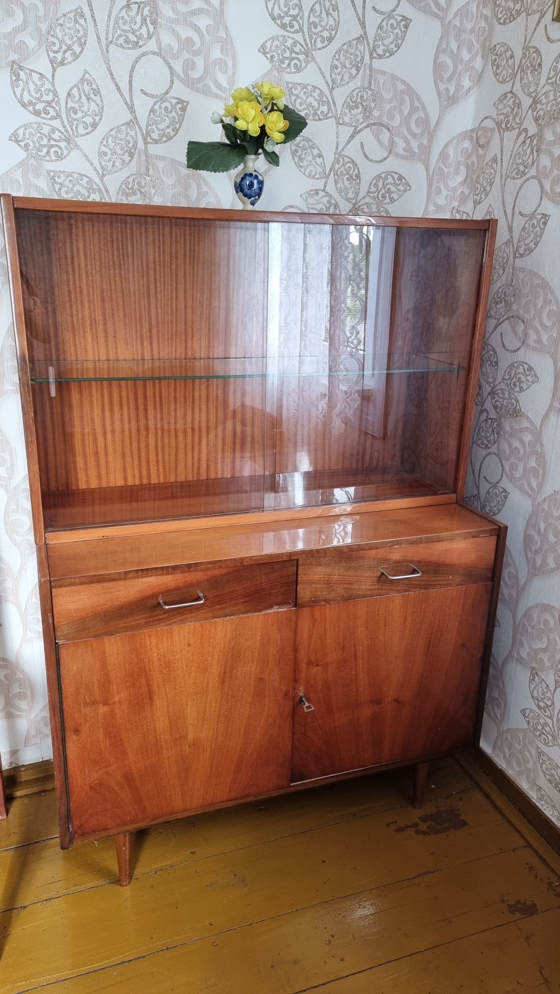 Piękna szafka vintage prl witrynka biblioteczka serwantka orzech włos