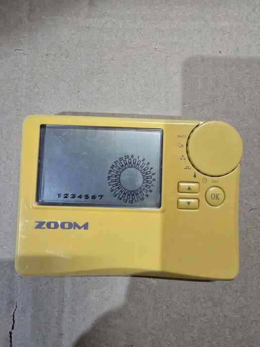 Рабочий автоматический термостат с хронометром на неделю.