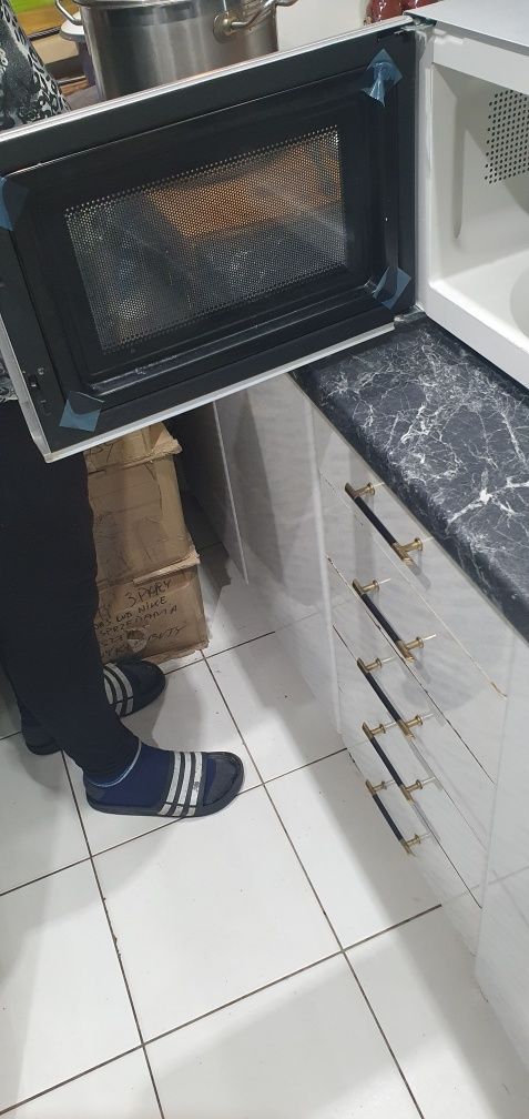 Kuchnia mikrofalowa mikrofala mikrofalówka Sharp NOWA