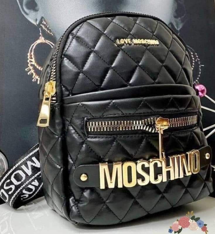 Рюкзак пуфер в стилі Moschino чорного кольору