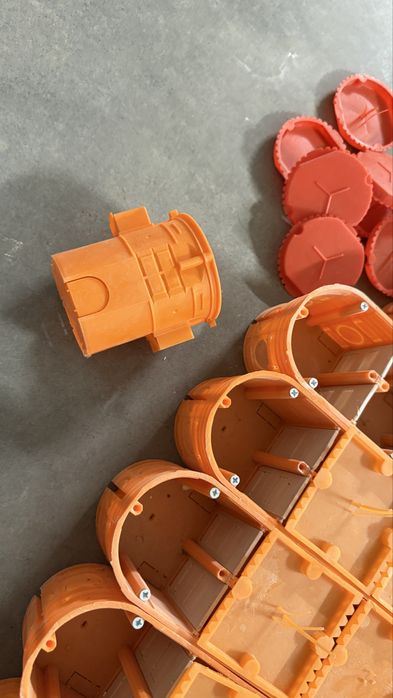 Zestaw puszek elektrycznych - komplet plus gratisy