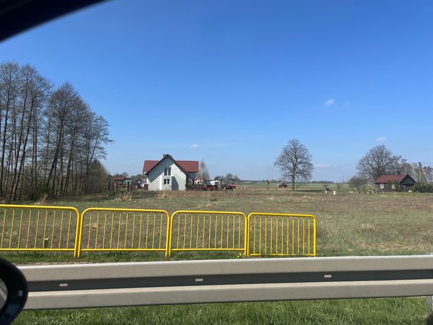 Sprzedam działkę o powierzchni 3800m2 z pozwoleniem na budowę
