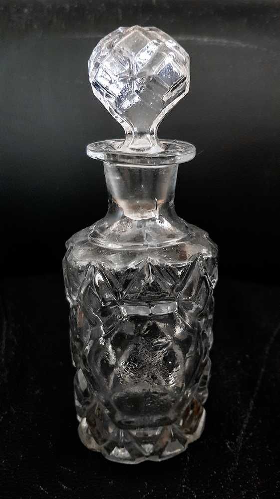 Garrafa / frasco em vidro polifacetado ponta de diamantes com tampa