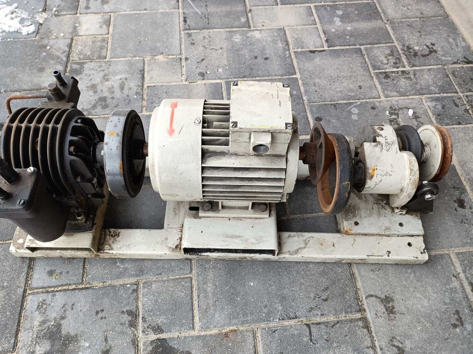Pompa próżniowa,  napęd variator Adast Romayor..