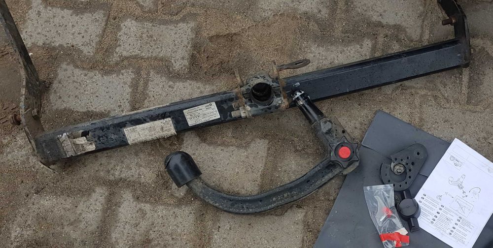 Dacia Duster oryginalny wypinany hak holowniczy możliwa wysyłka 40