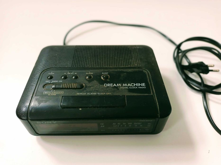 RADIO RELÓGIO - Despertador - "DREAM MACHINE", vintage, a funcionar.