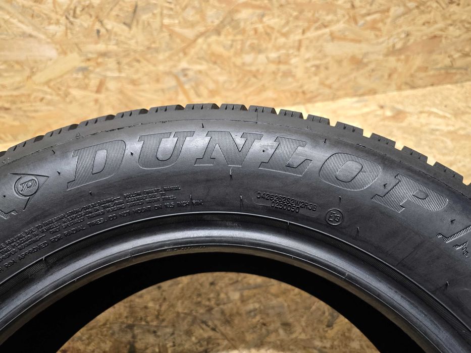 Opona pojedyńcza 215/60/16 Dunlop Winter Sport 5