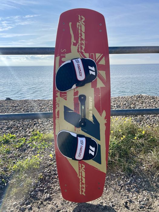 Deska North Jaime pro kitesurfing kite w idealnym stanie finy strapy
