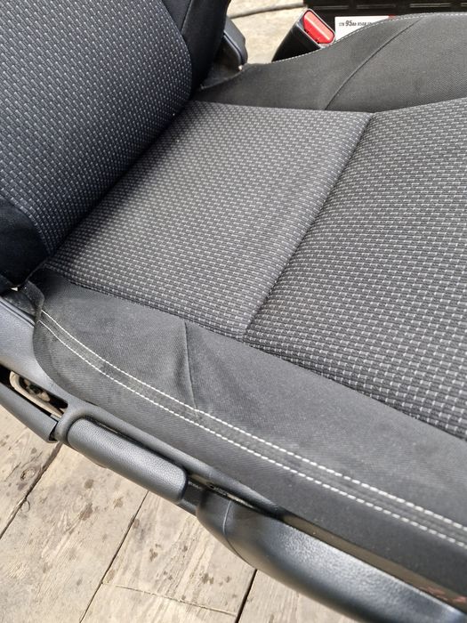 fotele do Hondy Civic 9 generacji 15 rok przedni prawy i tylnie