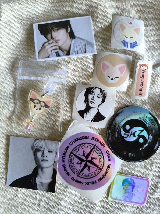 Stray Kids zaślepka USB C + naklejka I.N. FoxyI.Ny