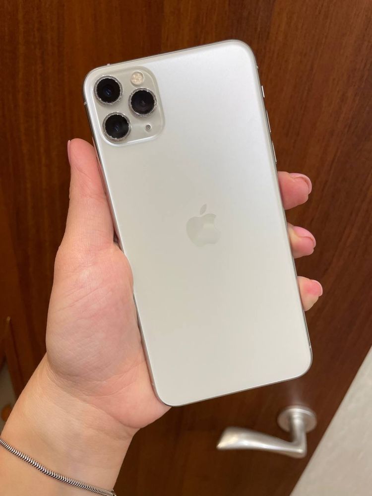 Apple Iphone 11 pro max 256 White