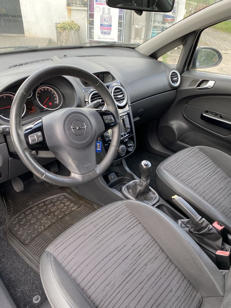 Opel Corsa! 1.3 cdti! Navi! Klima! Hak