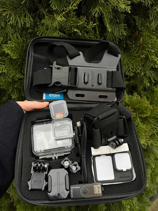 Екшн-камера GoPro Hero 13 з великим комлектом