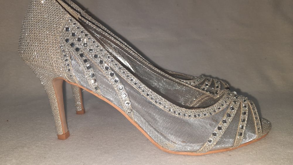Серебристые босоножки Stephan p.40