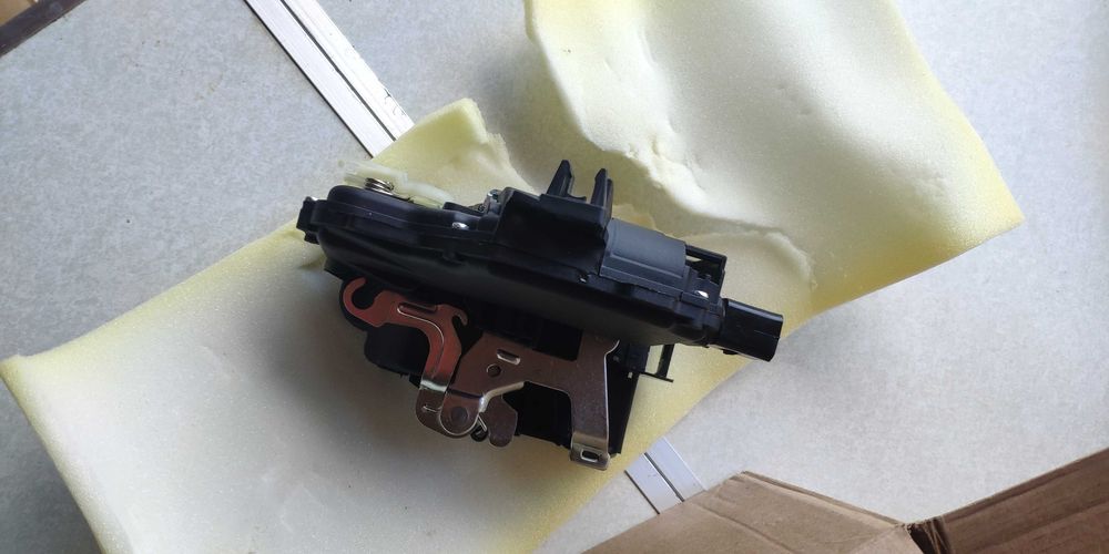 Замок передніх дверей VAG Group pa 6.6 gf 30