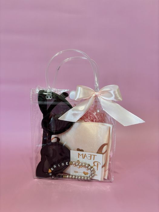 Набори для нареченої та подруг на дівич-вечір/весілля