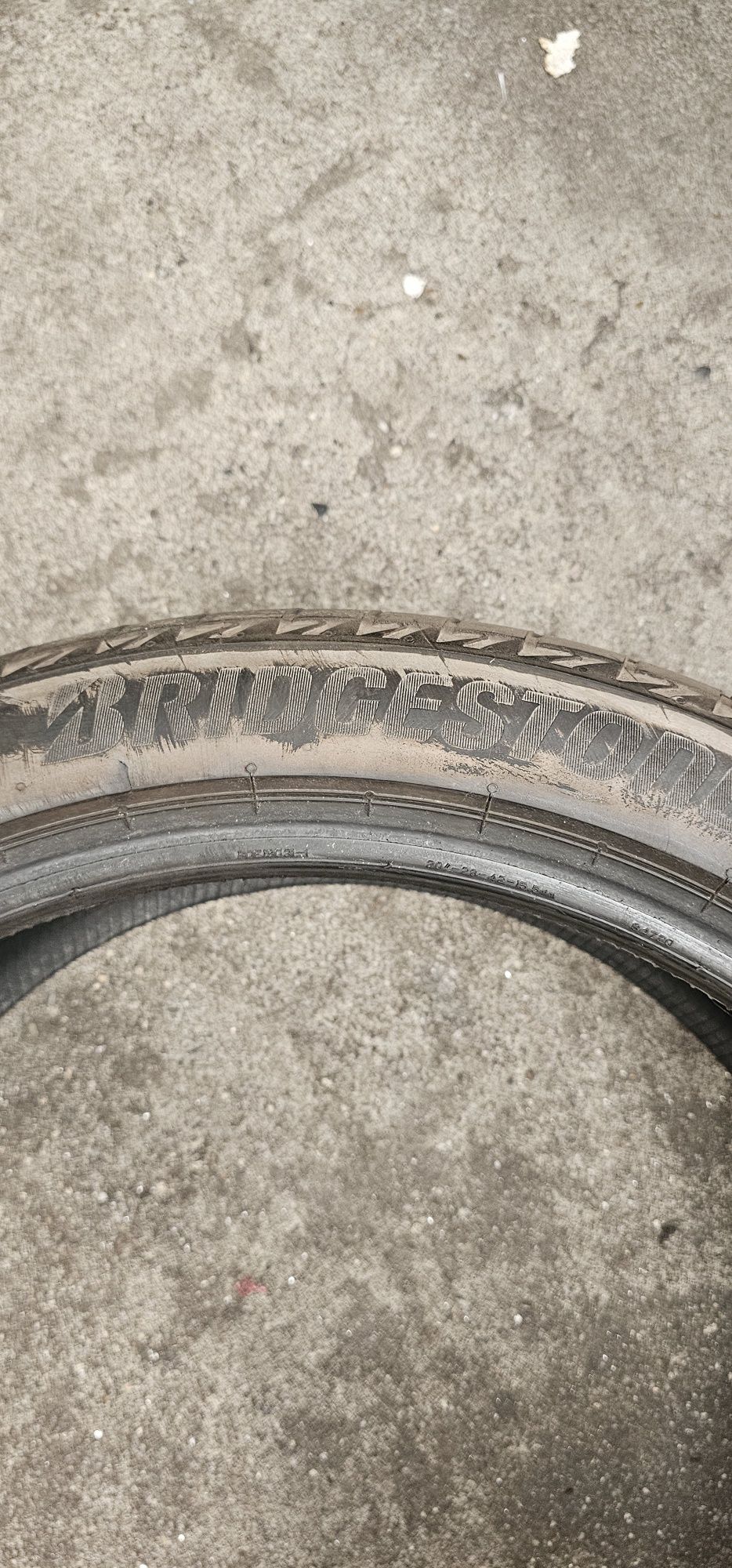 Vendo 2 Pneus Bridgestone Turanza T005 MO-S 255.40R20 101Y Dot1822