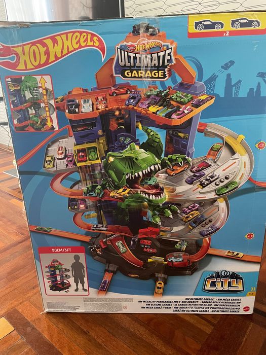 Автотрек Hot Wheels  Супер Гараж паркинг гигант с динозавром Ти Рекс