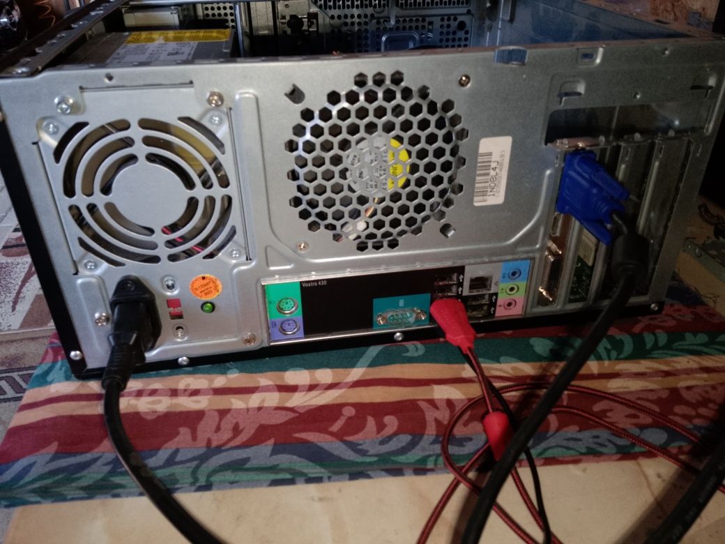 Komputer Dell vostro 430 - intel core I5 - GT 220