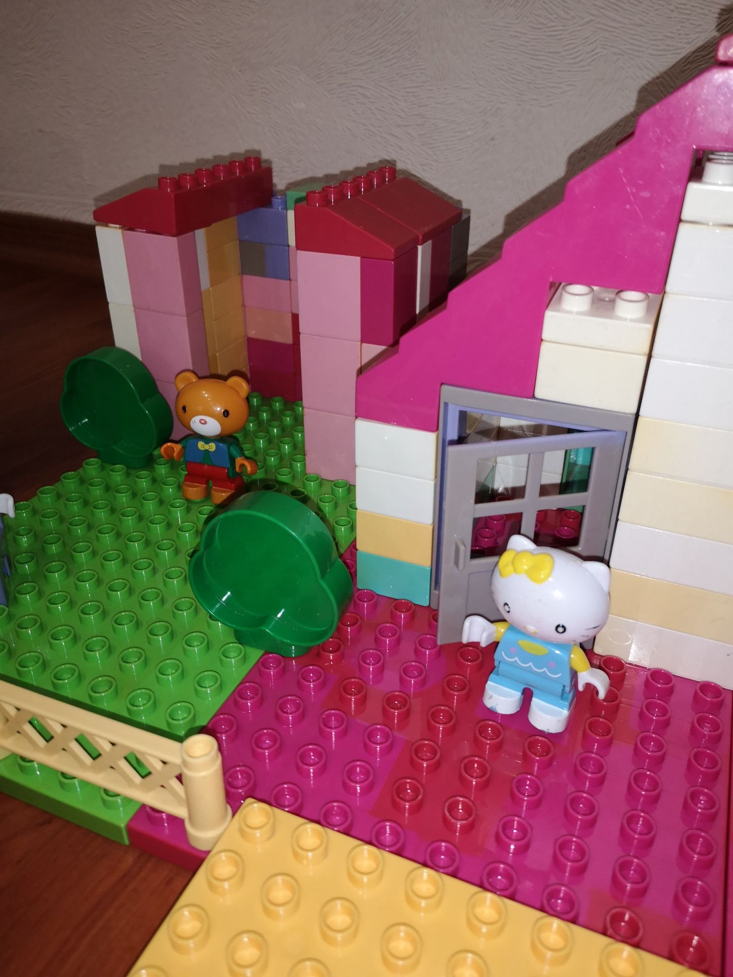 Конструктор Unico hello kitty дом 186 деталей совместим lego Duplo