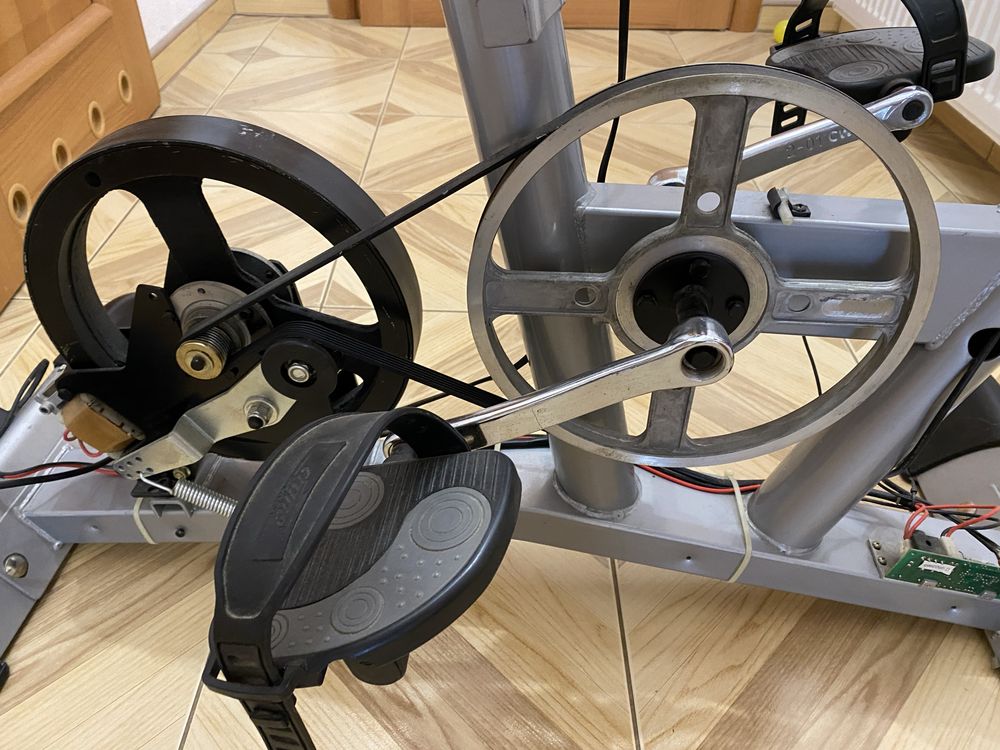 Rower stacjonarny CRANE circular studio-ergometer