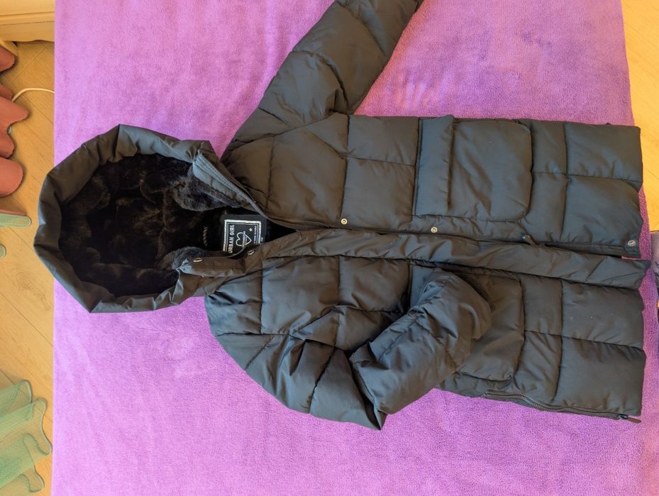 Зимове пальто,розмір 140