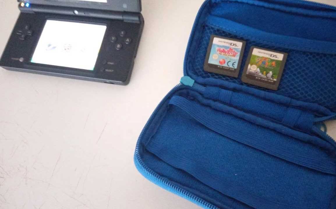Nintendo DSi + 2 jogos + Capa