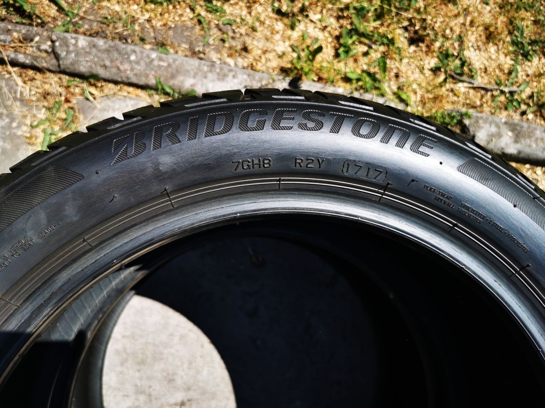 225/45 R17 Bridgestone