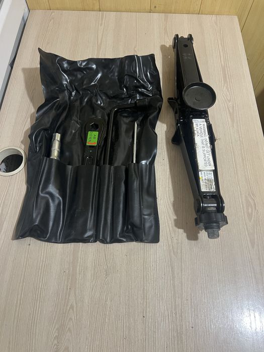 Домкрат Mercedes Vito V-Class W477 мерседес ключ віто думкрат ромб