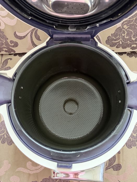 Мультиварка Moulinex Cook4Me (модель EPC03) -у гарному стані!