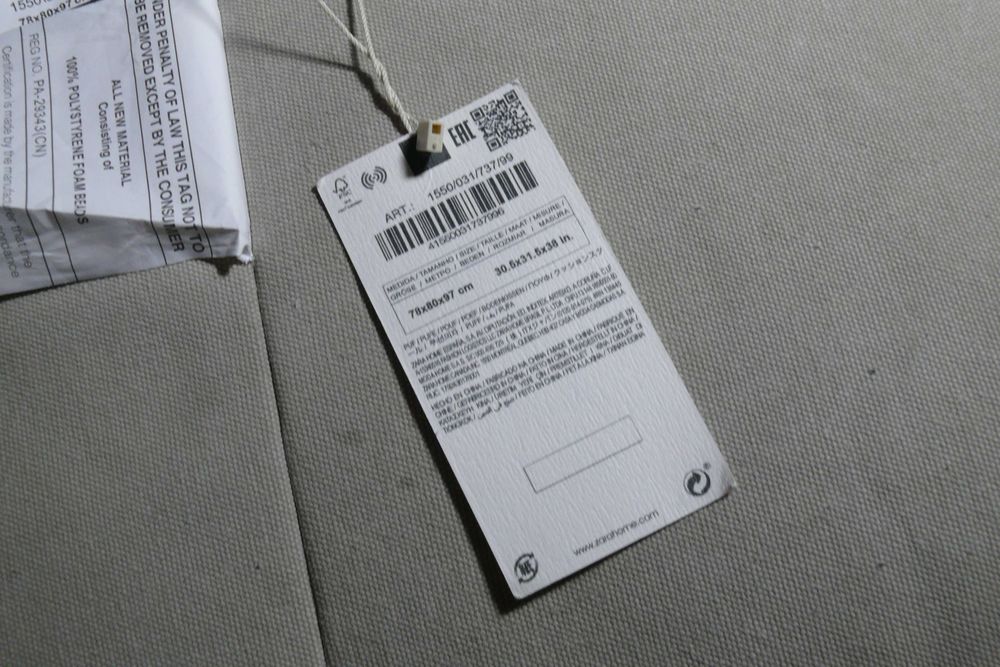 Pufe de algodão Zara Home.