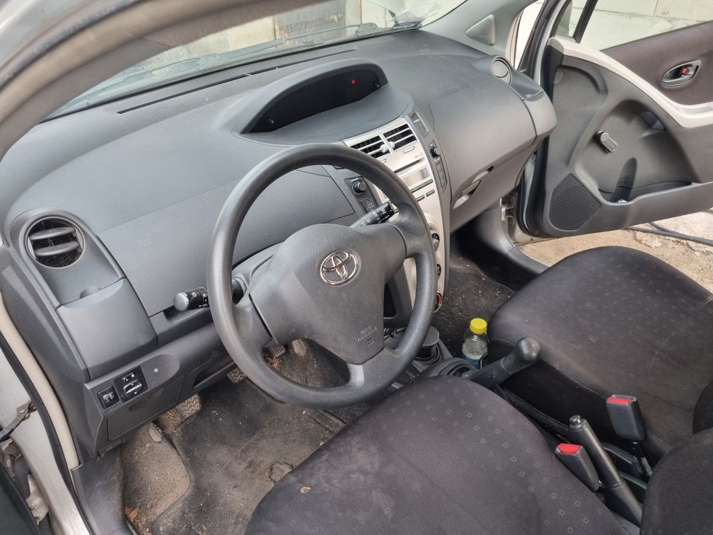 Toyota yaris II Airbag Deska Konsola