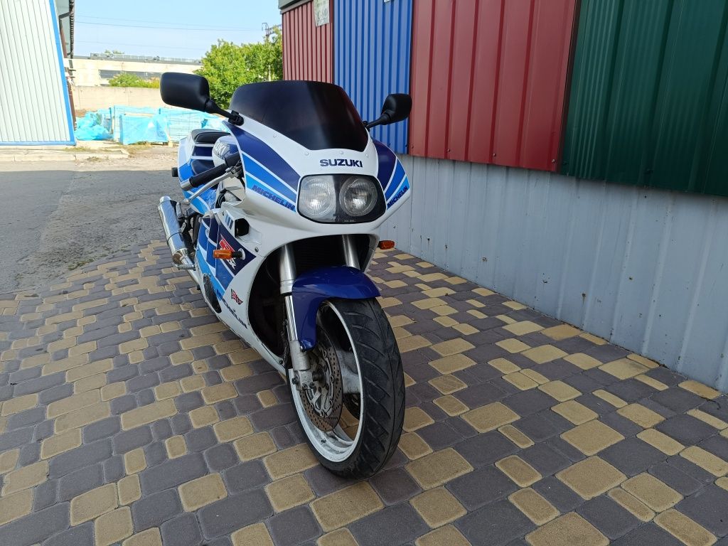 Suzuki GSX-R 400R