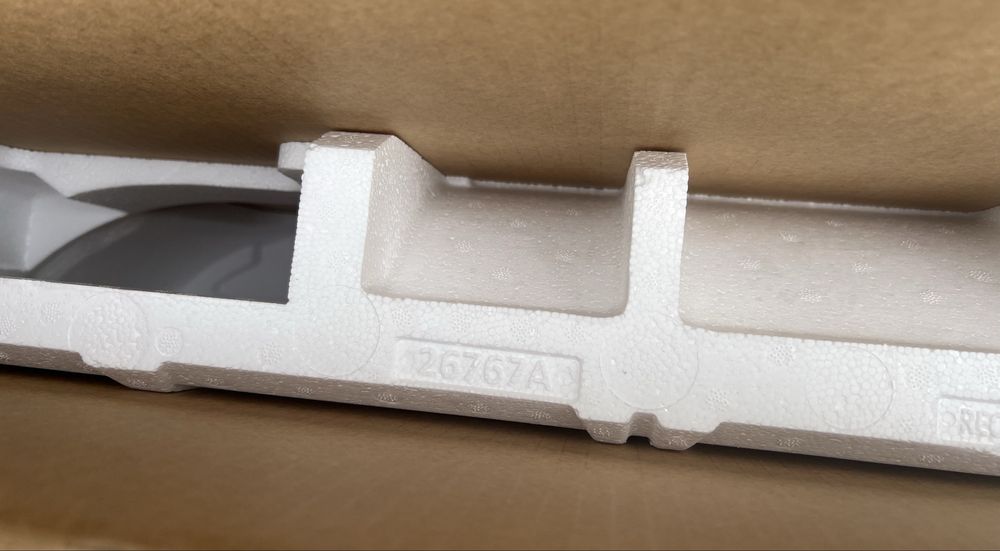 Коробка от телевизора (диагональ - 32)