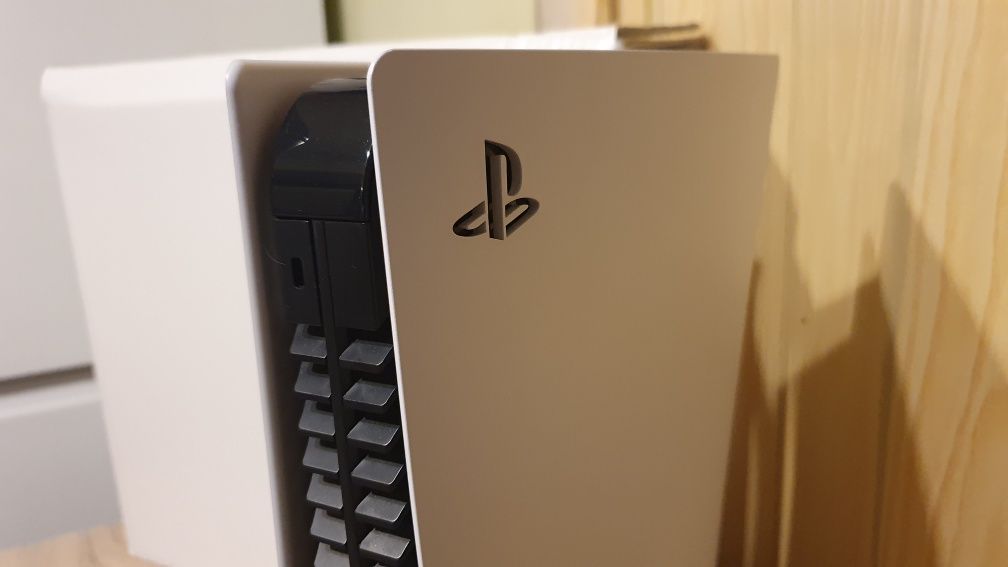 Konsola PlayStation PS5 CFI-1016A + Pad