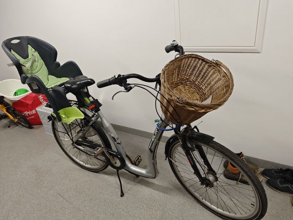 Rower Curtis  damka stan dobry z koszykiem i fotelikiem rowerowym