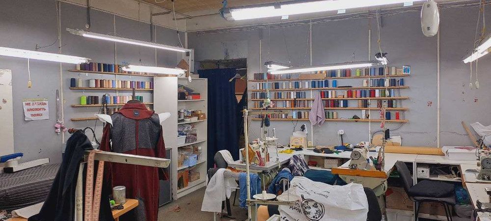 Сдам 50м фасадное 1йЭт под салон цех склад м.Захисників України швейн