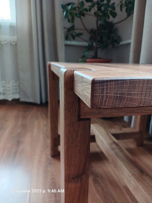 Журнальний, кавовий дубовий стіл, столик.